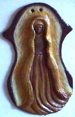 Mulher Sombria/1997- Escultura em argila por Vernica M. Mapurunga de Miranda
